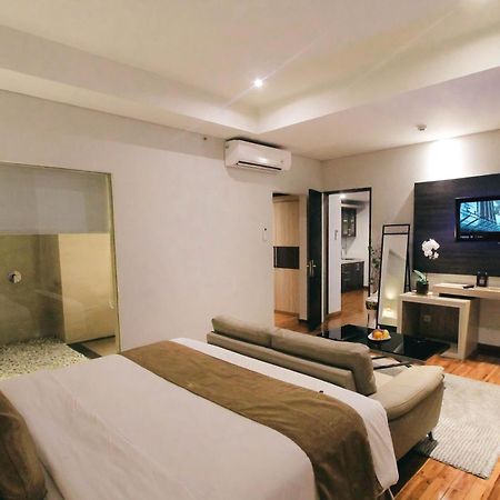 Crystal Lotus Hotel Yogyakarta Melati Exterior photo