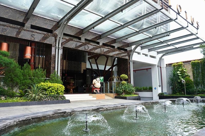 Crystal Lotus Hotel Yogyakarta Melati Exterior photo